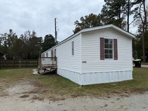 Building Photo - 3 bedroom, 2 bath Mobile Home