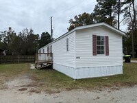Building Photo - 3 bedroom, 2 bath Mobile Home