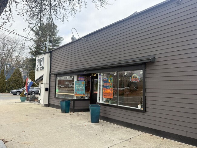 Building Photo - 366 Main St