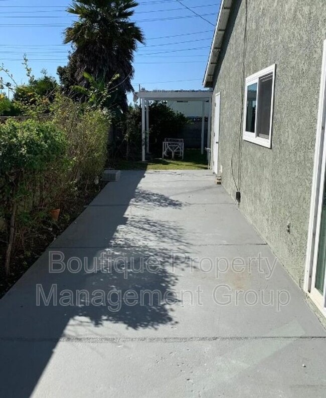 Building Photo - 7022 El Viento Way