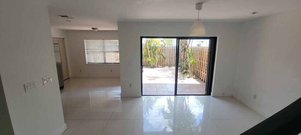 Building Photo - 11648 SW 91st Ter