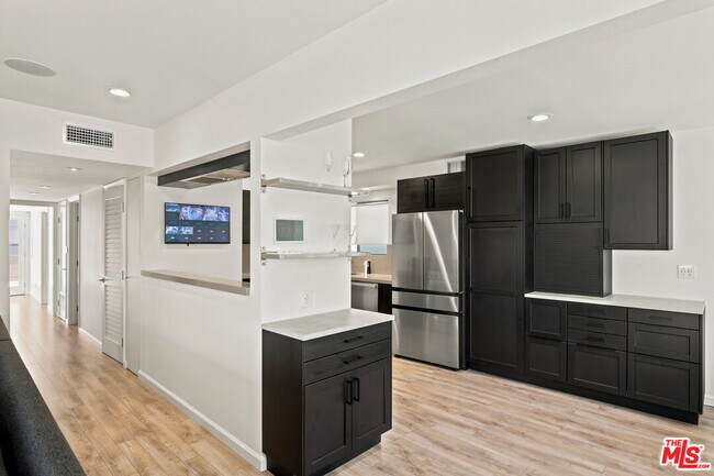 Building Photo - 23 Privateer St