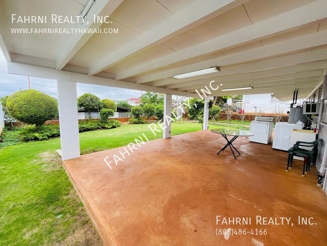 Building Photo - 1472 Kalauipo St
