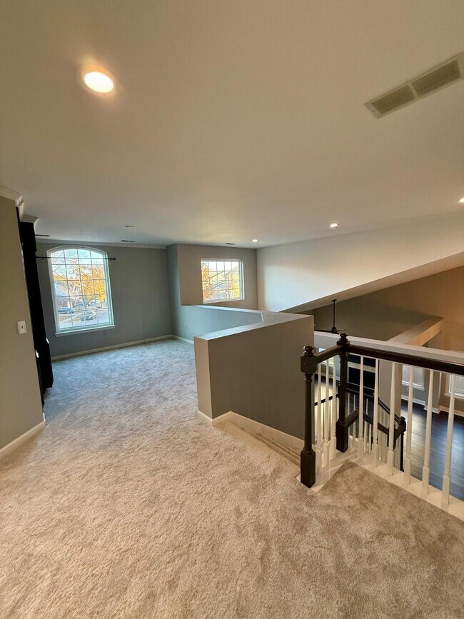 Building Photo - 800 Palomino Ln