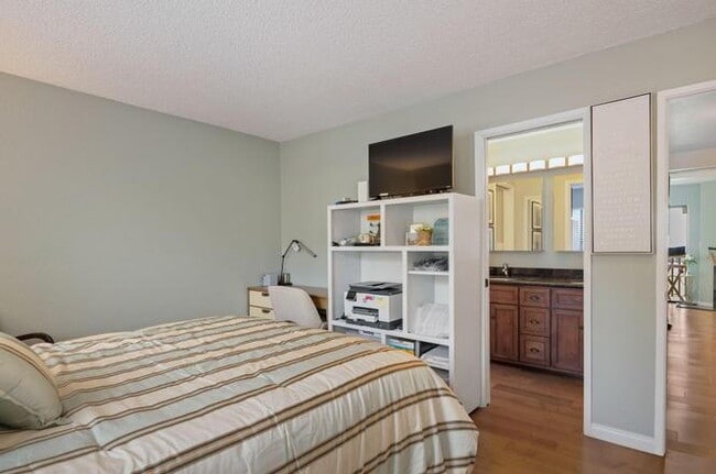 Building Photo - "Charming Waterfront Retreat: Fully Furnished 1-Bedroom with Pool in Carpinteria!"