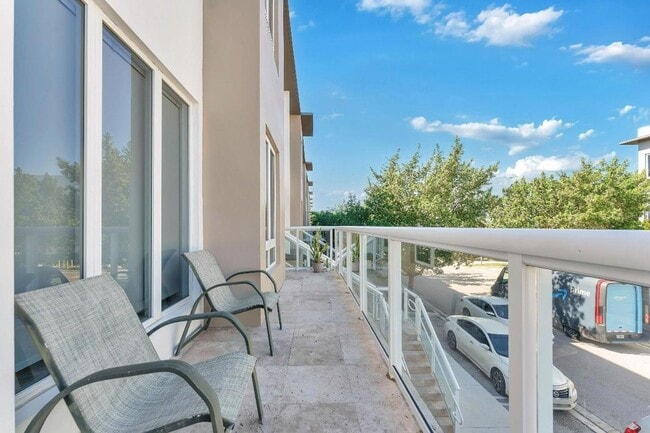 Building Photo - 10220 NW 63rd Terrace