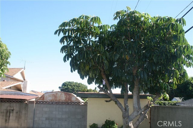 Building Photo - 1152 W Wakefield Ave