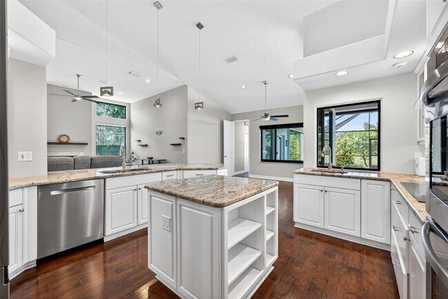 Building Photo - 8455 Woodbriar Dr