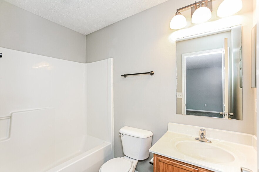 Building Photo - 16864 Maraschino Dr