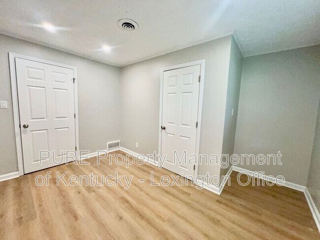 Building Photo - 3520 Combs Ferry Rd