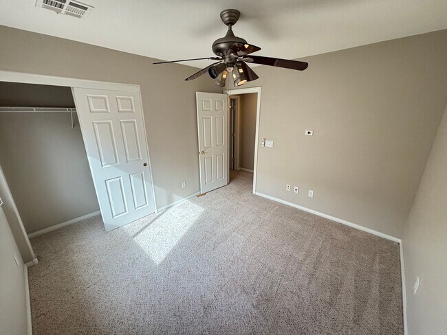 Building Photo - Beautiful two-story home with 4Bed /2.5Bath w Loft located in Henderson Nevada! Make the Move for...