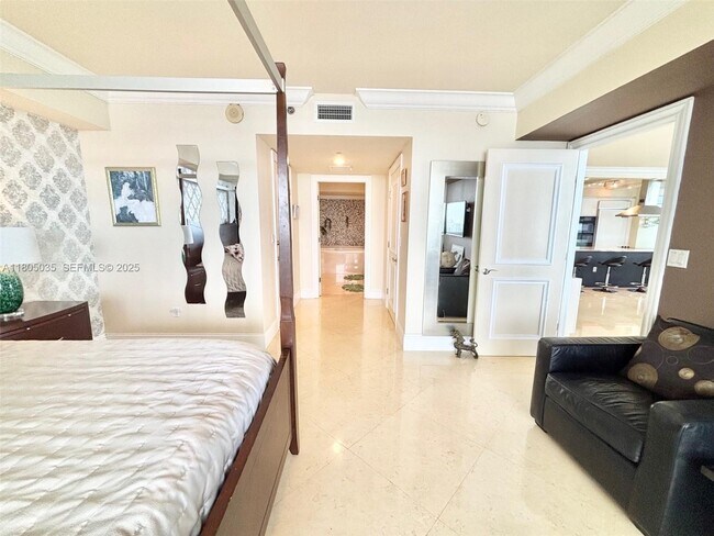 Building Photo - 1830 S Ocean Dr