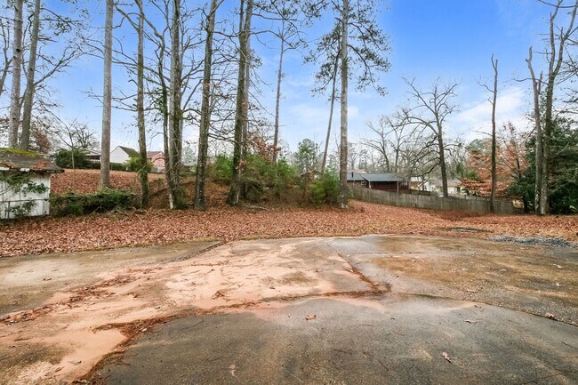 Building Photo - 3001 Green Grove Cir NE