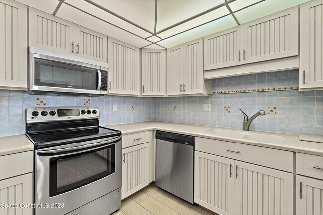 Building Photo - 205 S Banana River Blvd