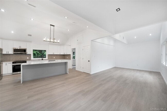 Building Photo - 7 Weinmann Blvd