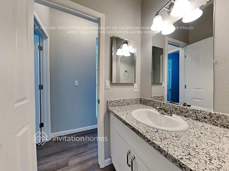 Building Photo - 5484 Summerfield Dr