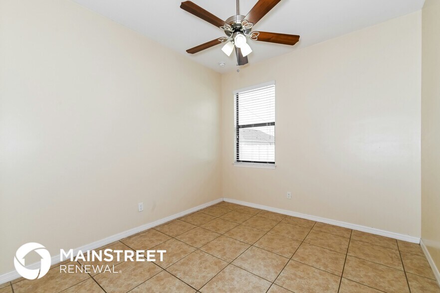 Building Photo - 502 SW 19th Ln