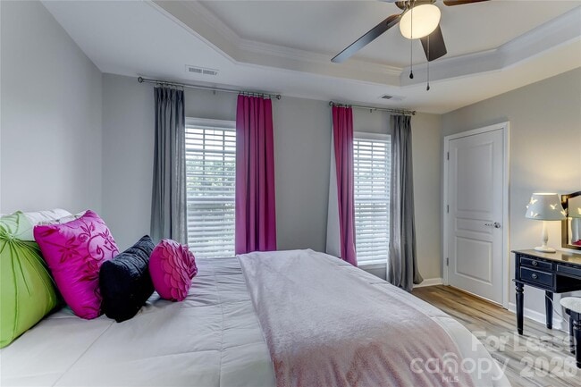 Building Photo - 905 Lyndley Dr