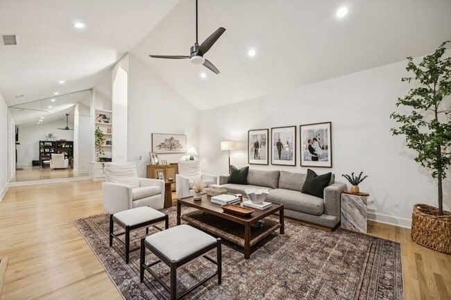 Building Photo - 5816 Orchid Ln