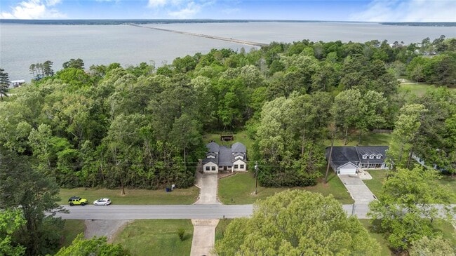 Building Photo - 358 Bridgeview Dr