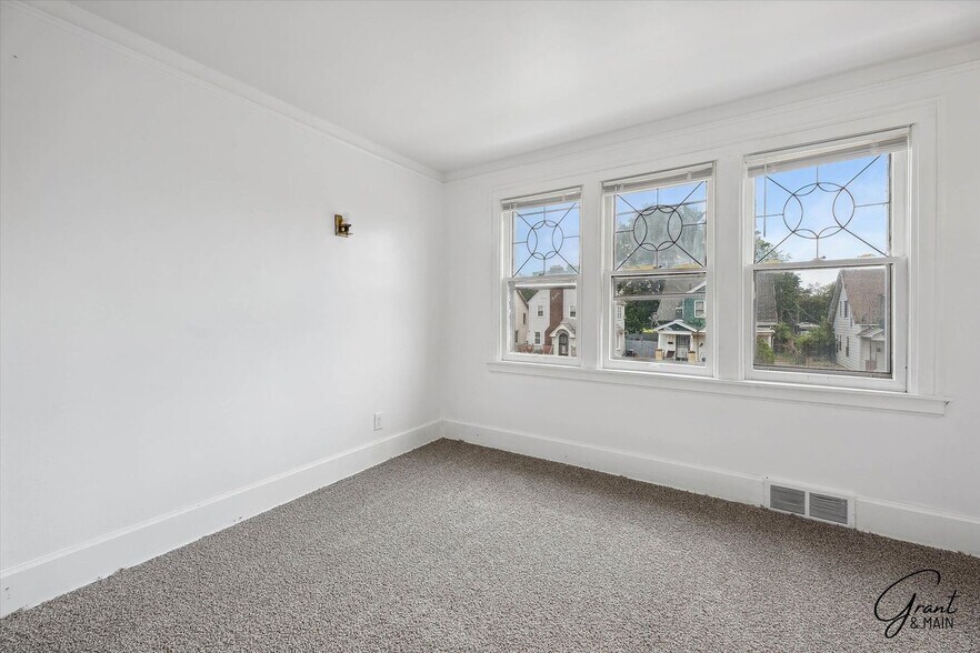 Building Photo - 15356/15358 Washburn - Ten Star Holdings LLC