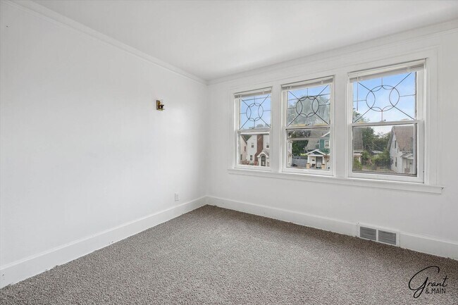 Building Photo - 15356/15358 Washburn - Ten Star Holdings LLC