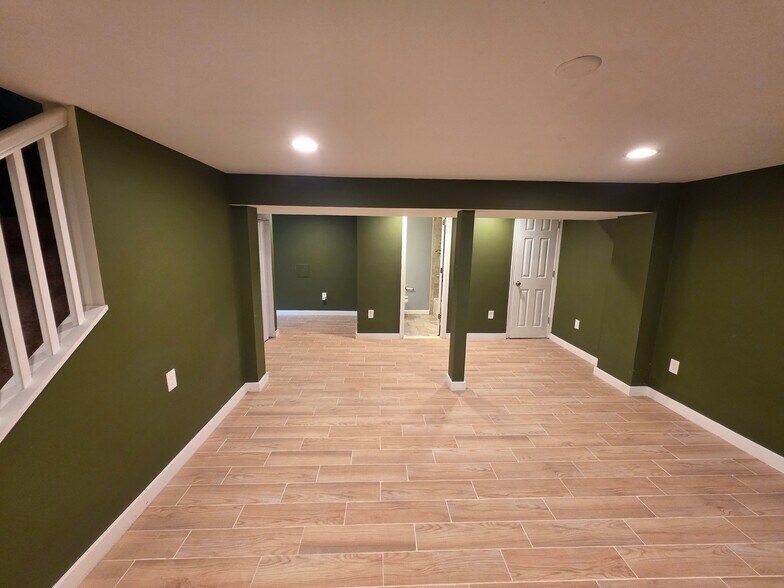 Building Photo - 7509 Lenham Dr