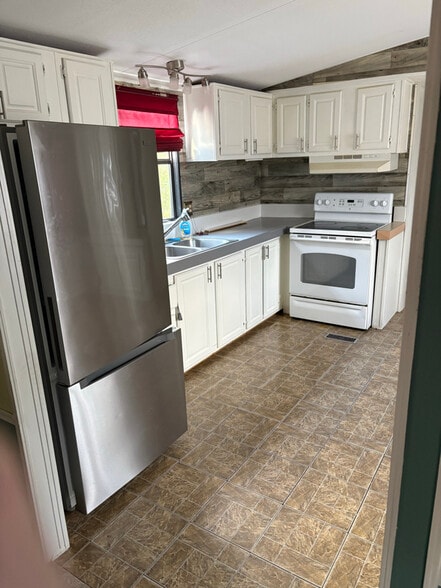 Building Photo - 3276 Mt Tabor Rd