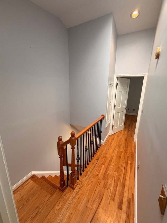 Building Photo - Wonderful Midtown Atlanta 2 Bed 2.5 Bath Townhouse!