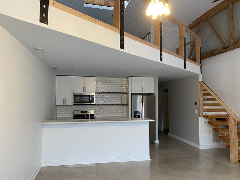 Building Photo - 2308 Lee St