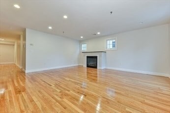 Building Photo - 135 Calumet St