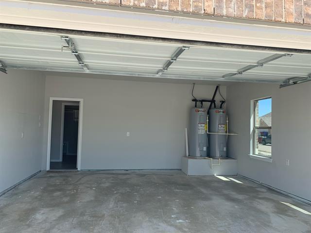 Building Photo - 601 Long Prairie Dr
