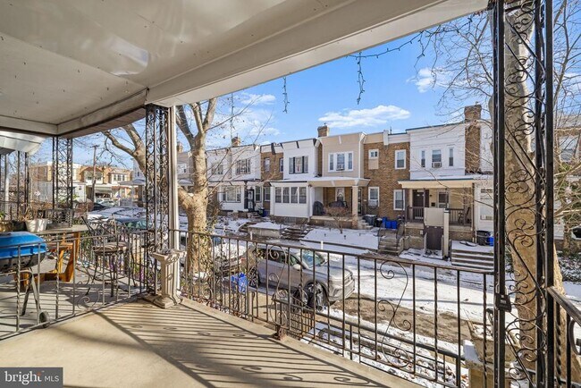 Building Photo - 5517 Ridgewood St