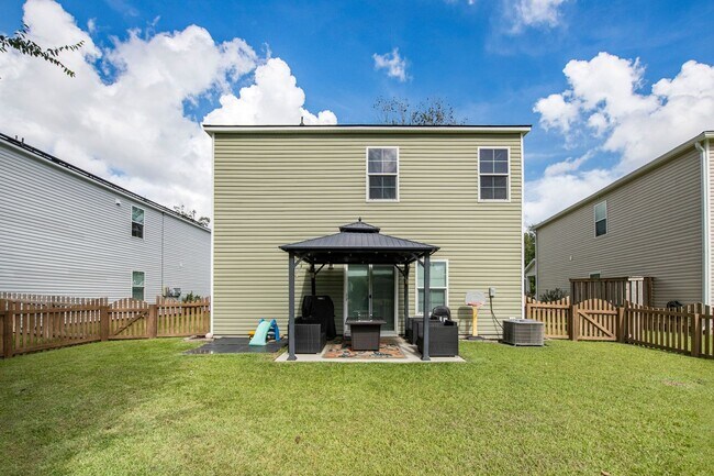 Building Photo - Spacious 5BR House in Charleston