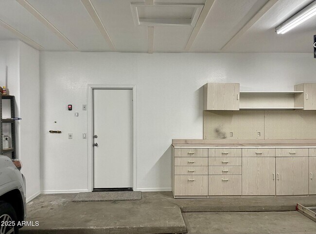 Building Photo - 3613 N 127th Dr