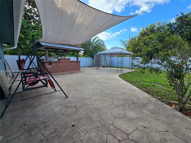 Building Photo - 11578 NW 39th Pl