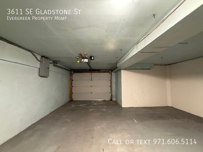 Building Photo - 3611 SE Gladstone St