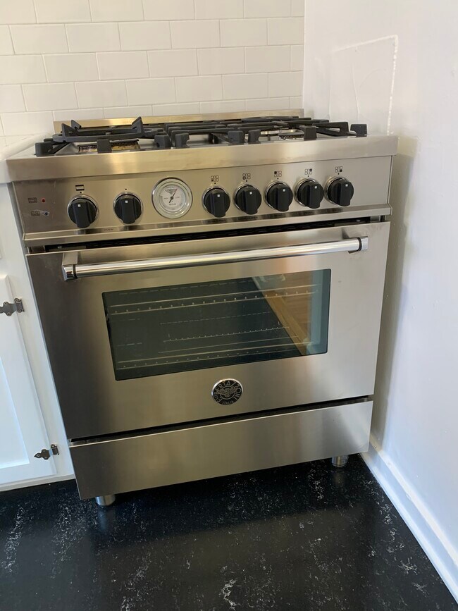 Building Photo - 8714 Rangely Ave