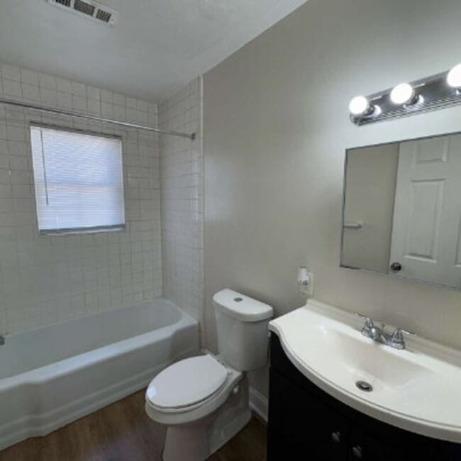 Building Photo - 809 Fletcher Ave