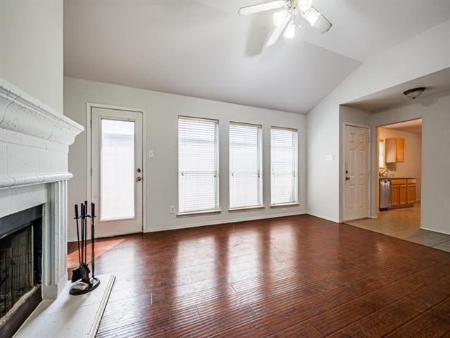 Building Photo - 1009 Savage Dr