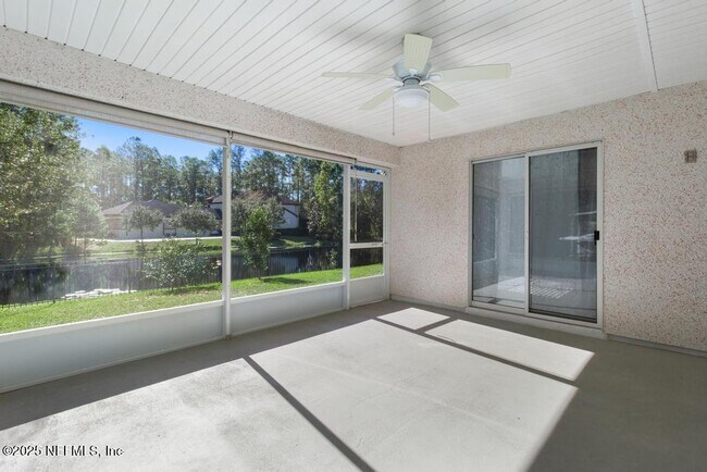 Building Photo - 744 Dewdrop Loop