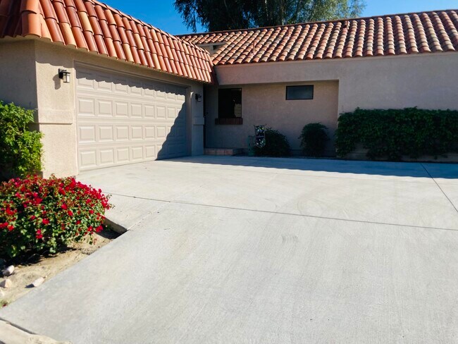 Building Photo - 40553 Pebble Beach Cir