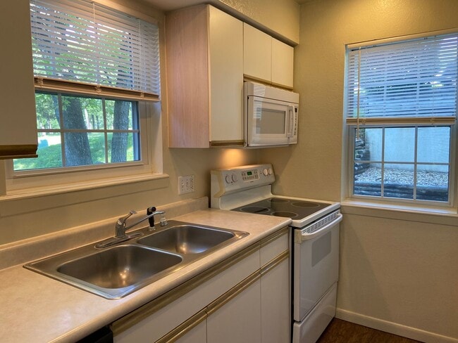 Building Photo - Condo in The Bluffs of Holiday Hills Resort