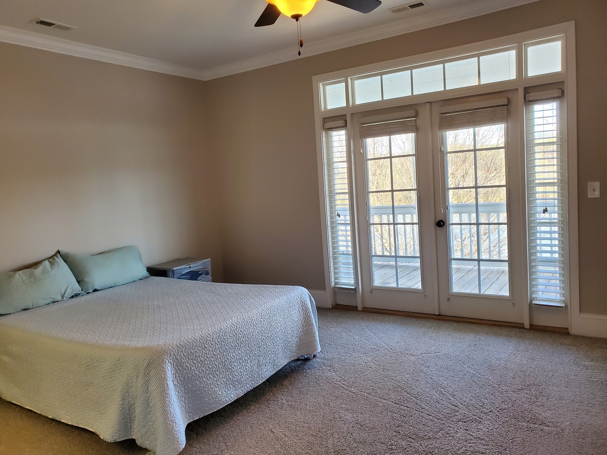 1st bedroom with river view - 1101 Main St