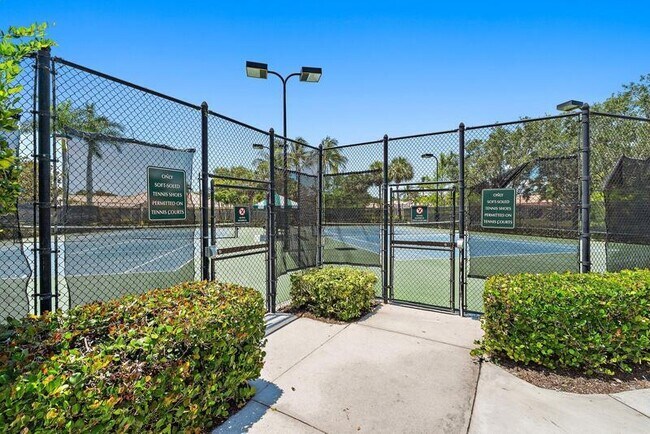Building Photo - 4526 Illicium Dr