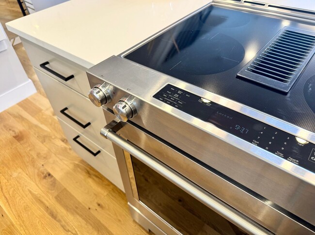 Building Photo - 1788 W 32nd Ave