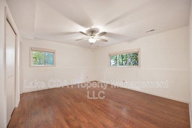 Building Photo - 12616 N Emerald Dr