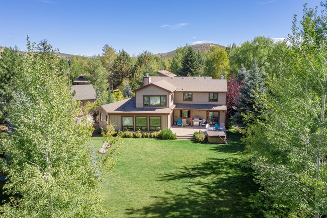 Building Photo - Long term lease in the heart of Park City! Available Mid October 2026