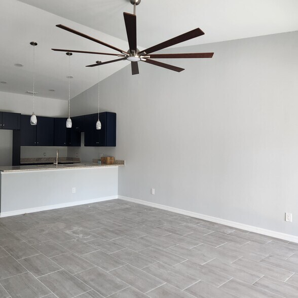 Building Photo - 5635 Genesee Pky