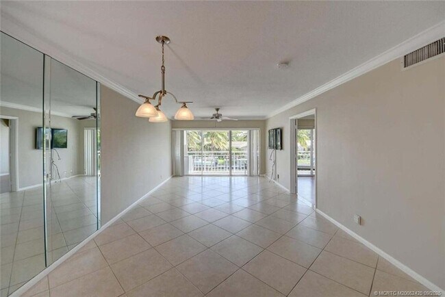 Building Photo - 68 Yacht Club Dr